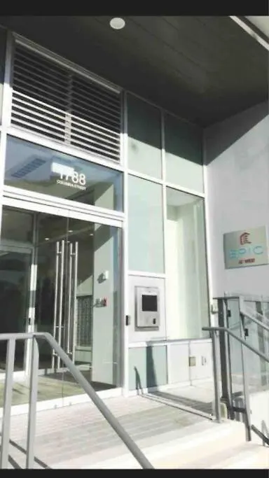 Apartment Stylish Home With Free Parking, 90 Day Minimum Vancouver